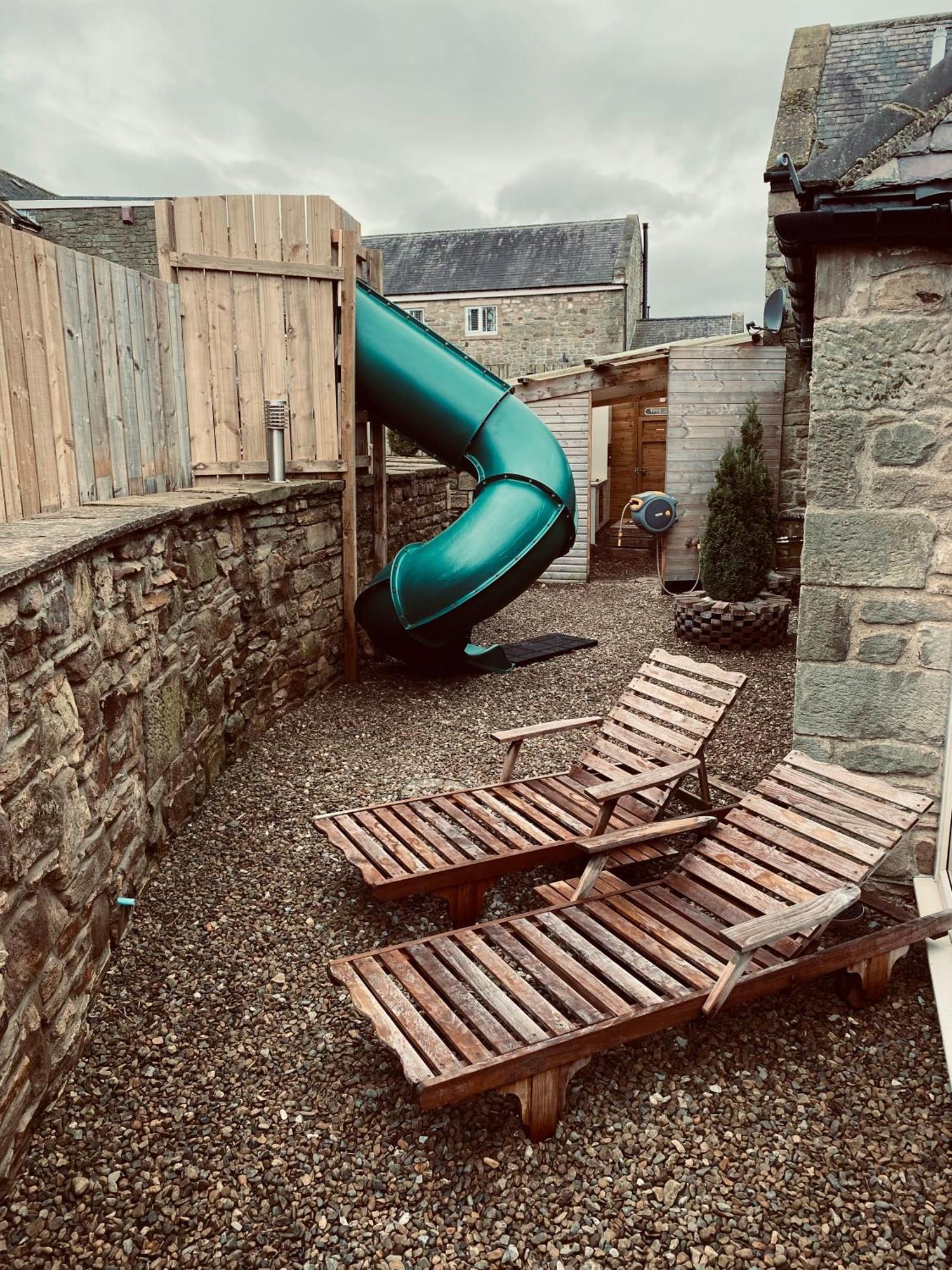 Winnie - Hot Tub, Games Room, Sauna, Large Garden Holiday home