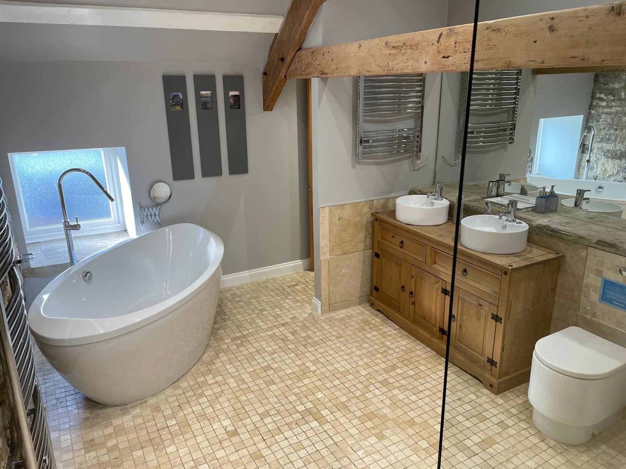 Winnie - Hot Tub, Games Room, Sauna, Large Garden Holiday home *